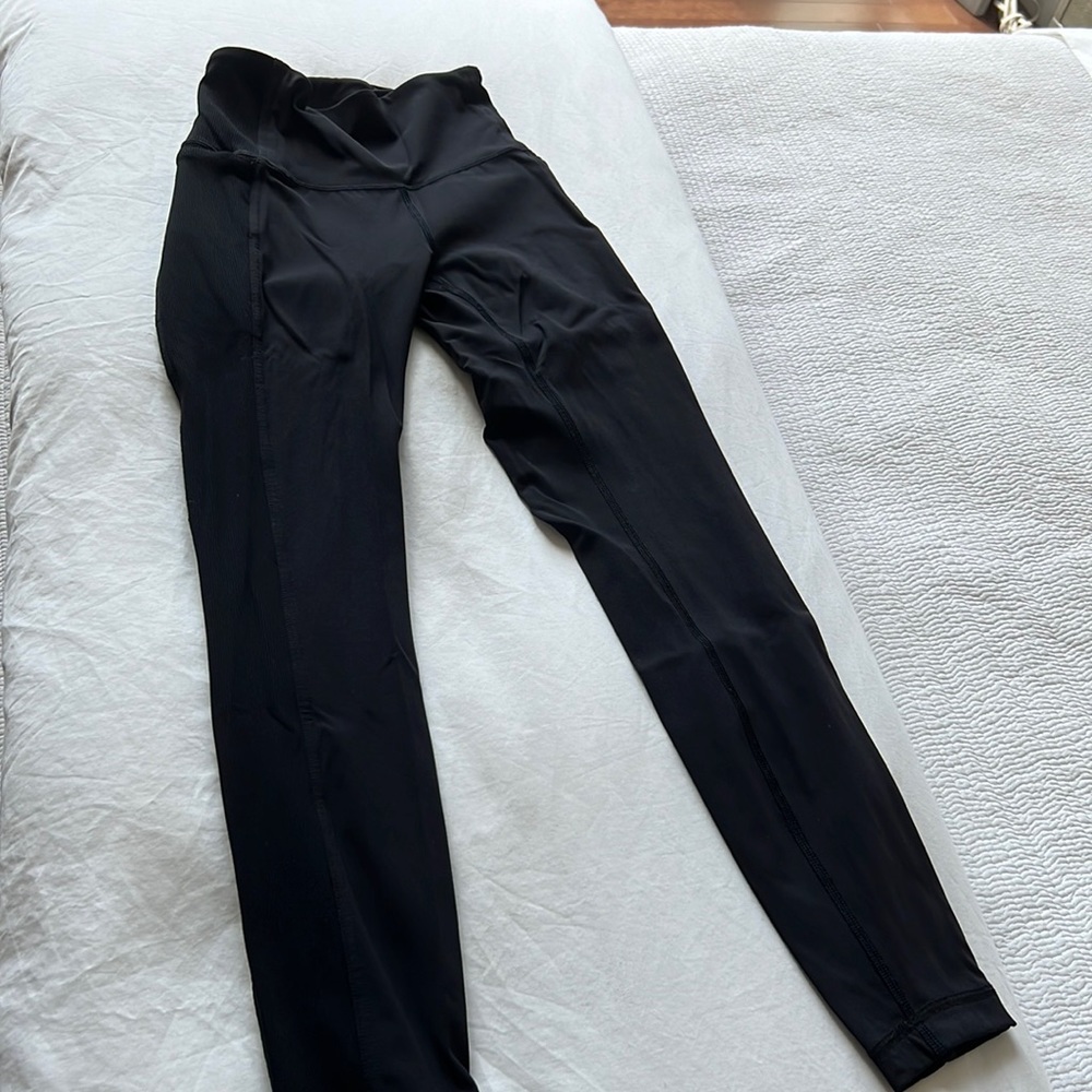 Never worn Lululemon leggings with ribbed sides